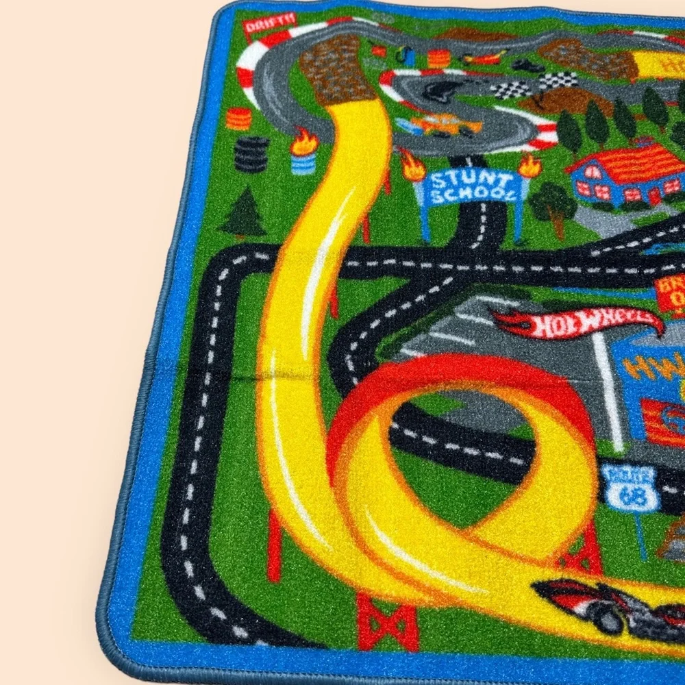 2014 Mattel Hot Wheels Trick Town Toy Race Car Play Mat/Track 39” x 25.5”